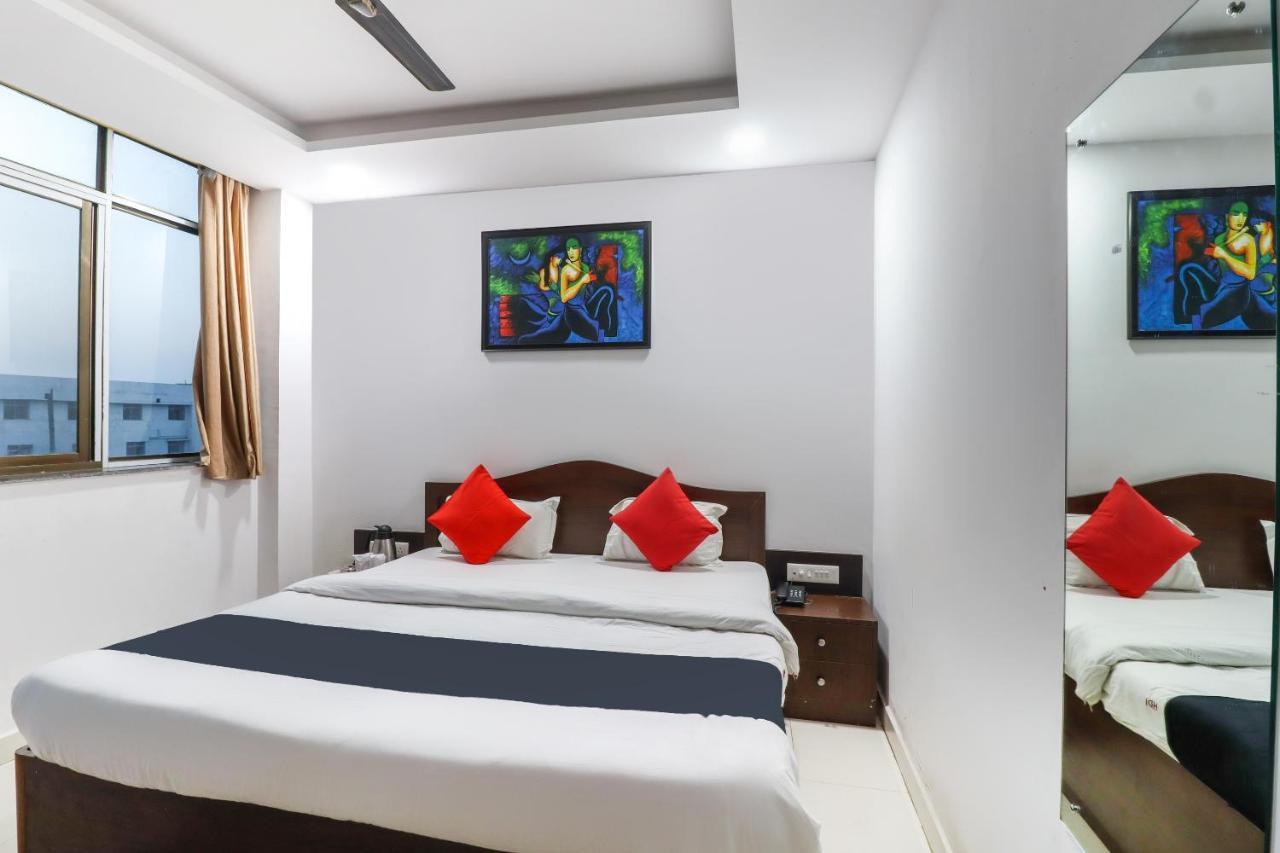 Capital O 70631 Hotel Dwarka International Darbhanga Exterior foto